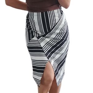 Alloy Apparel Skirt Black White sz XL pre owned assymetrical